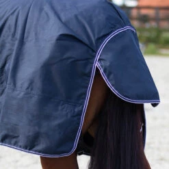 Deken QHP Turnout Luxe 0gr Donkerblauw -Paardenbenodigdheden Winkel deken qhp turnout luxe 0gr donkerblauw 1500x1500 151015