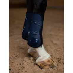 Peesbeschermers Equestrian Stockholm Modern Tech Navy Donkerblauw -Paardenbenodigdheden Winkel peesbeschermers equestrian stockholm modern tech navy donkerblauw 1500x1500 183076