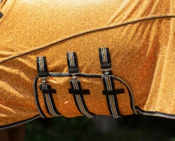 Vliegendeken QHP Collection Combo Met Hals En Masker Geel -Paardenbenodigdheden Winkel vliegendeken qhp collection combo met hals en masker geel 1500x1500 175284