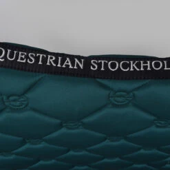Zadeldek Equestrian Stockholm Emerald Donkergroen -Paardenbenodigdheden Winkel zadeldek equestrian stockholm emerald donkergroen 1500x1500 158651