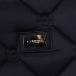 Zadeldek Equestrian Stockholm Modern Tech Navy Donkerblauw -Paardenbenodigdheden Winkel zadeldek equestrian stockholm modern tech navy donkerblauw 1500x1500 183054