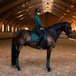 Zadeldek Equestrian Stockholm Sycamore Green Groen -Paardenbenodigdheden Winkel zadeldek equestrian stockholm sycamore green groen 1500x1500 173977