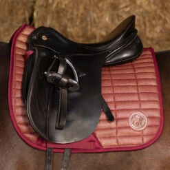 Zadeldek Harry's Horse Quartz II Donkerrood -Paardenbenodigdheden Winkel zadeldek harry s horse quartz ii donkerrood 1500x1500 147719