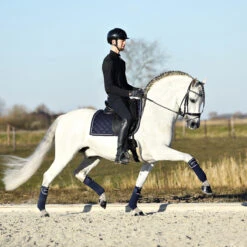 Zadeldek Horsegear Ruffle Donkerblauw -Paardenbenodigdheden Winkel zadeldek horsegear ruffle donkerblauw 1500x1500 143215