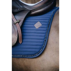 Zadeldek Kentucky Pearls Jumping Donkerblauw -Paardenbenodigdheden Winkel zadeldek kentucky pearls jumping donkerblauw 1500x1500 137965