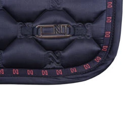 Zadeldek N-Brands X Epplejeck Logo Donkerblauw -Paardenbenodigdheden Winkel zadeldek n brands x epplejeck logo donkerblauw 1500x1500 180271