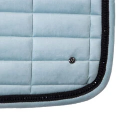 Zadeldek QHP Astana Blauw -Paardenbenodigdheden Winkel zadeldek qhp astana blauw 1500x1500 159117