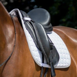 Zadeldek QHP Florence Wit -Paardenbenodigdheden Winkel zadeldek qhp florence wit 1500x1500 123959